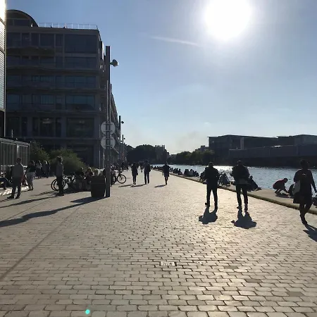 Magnifique Paris, Bord Du Canal